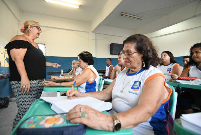 Nova Iguaçu retoma aulas escolares e reabre inscrições para a EJA