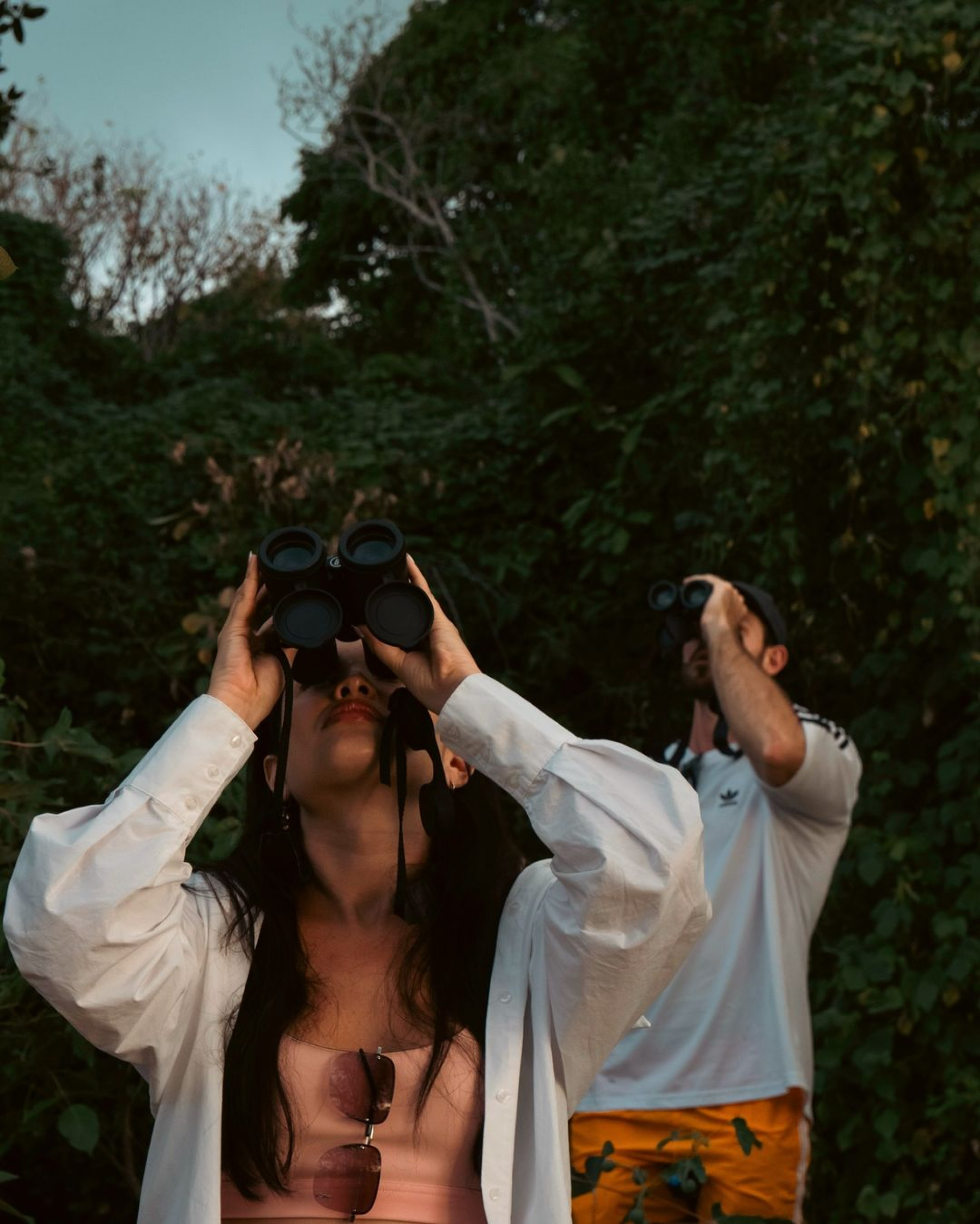 Juliette e o namorado, Kaique Cerveny, observando pássaros em Noronha - Reprodução / Instagram