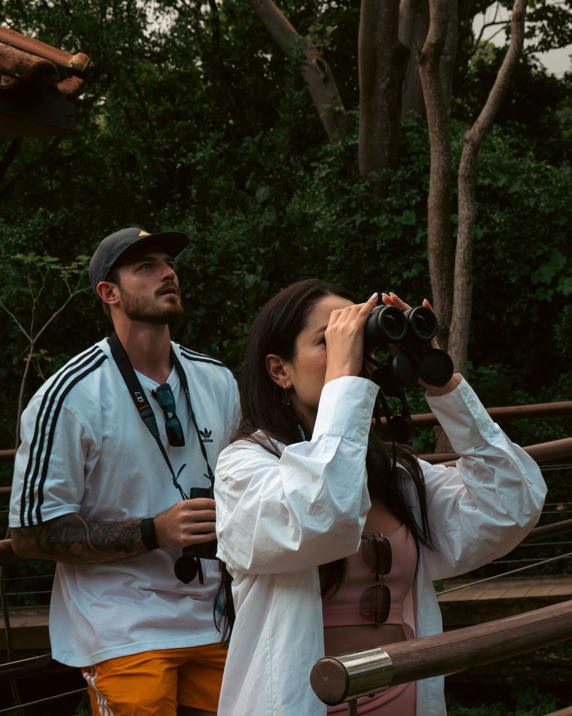 Juliette e o namorado, Kaique Cerveny, observando pássaros em Noronha - Reprodução / Instagram