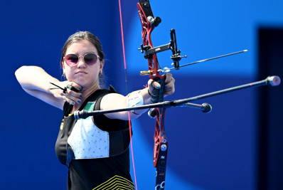Ana Luiza Caetano vence de virada e avança à segunda fase do tiro com arco