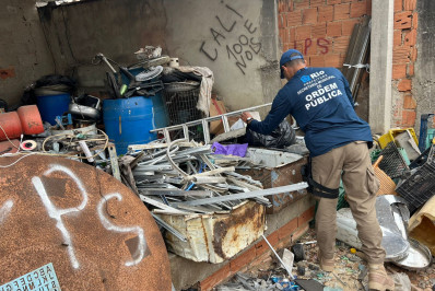 Dois ferros-velhos são interditados e 300 kg de cobre apreendidos em Santa Cruz