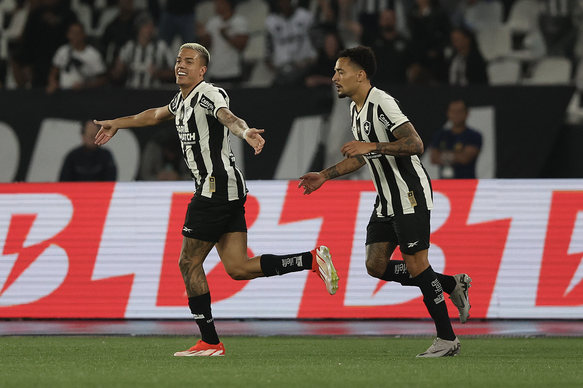 Carlos Alberto comemora gol marcado em Botafogo x Bahia - Vitor Silva/Botafogo
