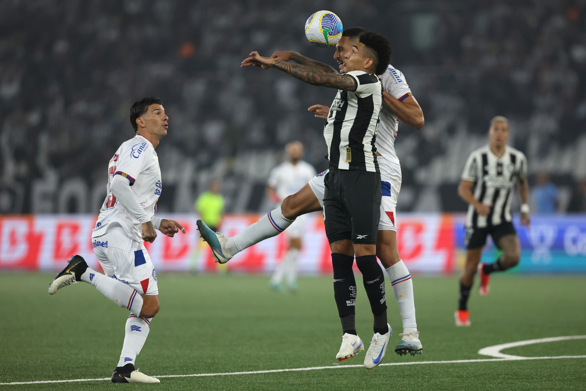 Botafogo e Bahia mediram forças pela Copa Brasil - Vitor Silva/Botafogo