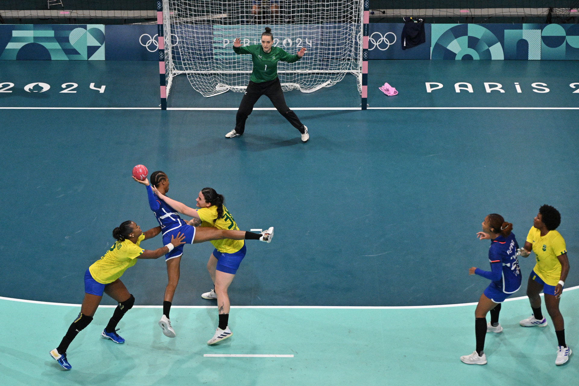 Brasil foi superado pela França no handebol - Antonin THUILLIER / AFP