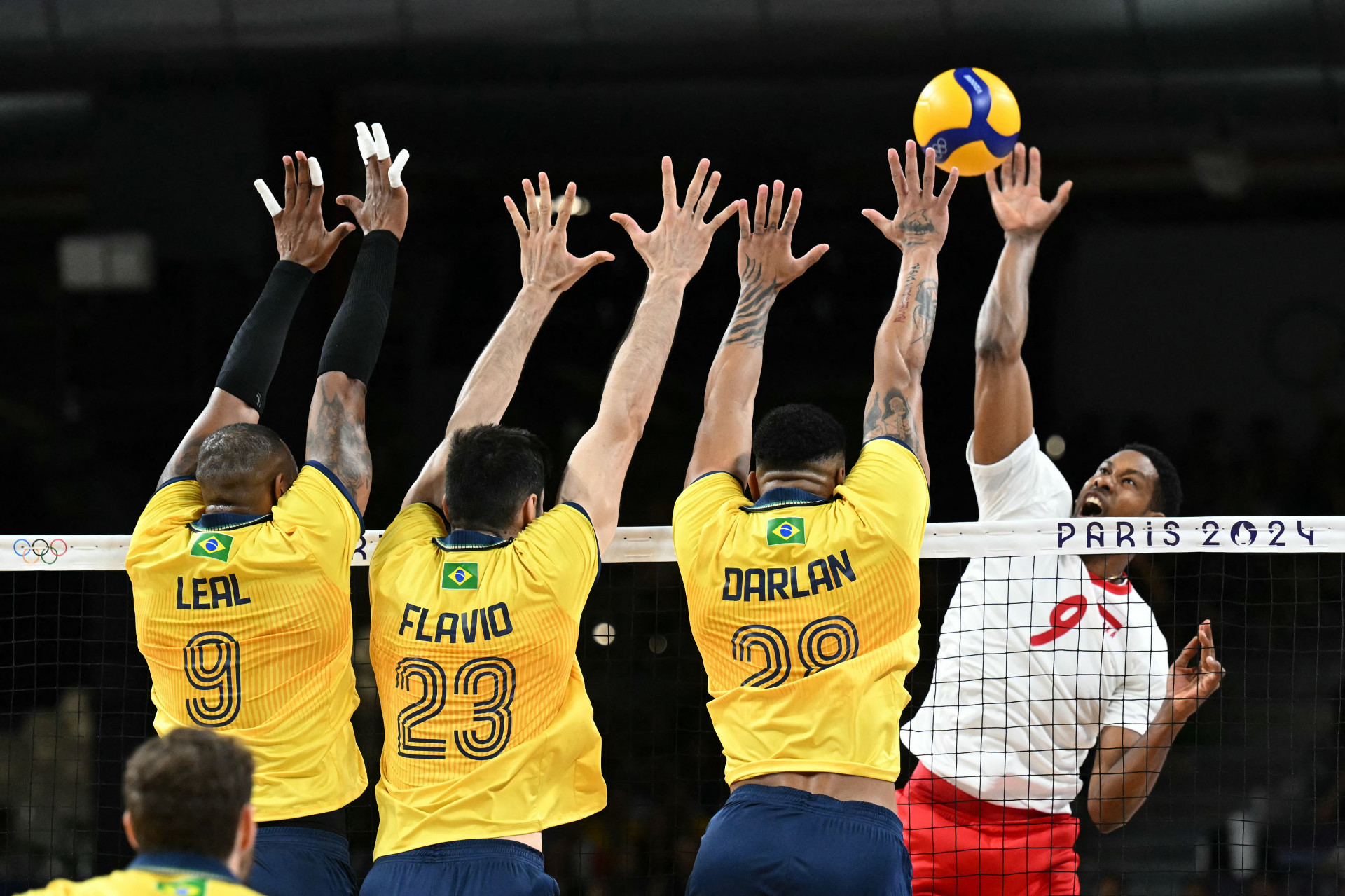 Brasil foi derrotado no tie-break pela Pol&ocirc;nia na segunda rodada da primeira fase dos Jogos Ol&iacute;mpicos de Paris 2024 - AFP