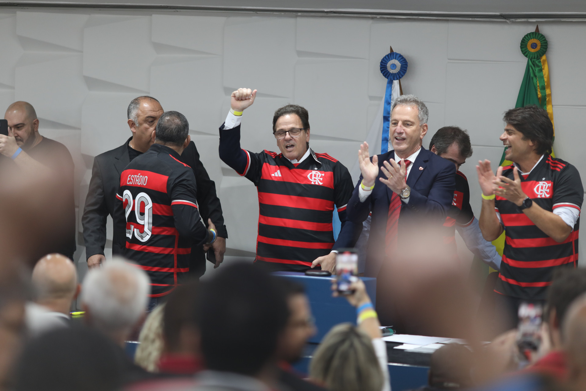 Leilão do terreno para construção do estádio do Flamengo, nesta quarta-feira (31). - Pedro Teixeira/Agência O Dia