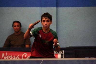 Perto de fazer história, Hugo Calderano chama a atenção desde início no Fluminense