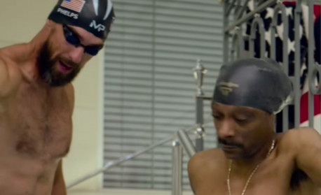 No clima das Olimpíadas, Snoop Dogg tem aulas de natação com Michael Phelps