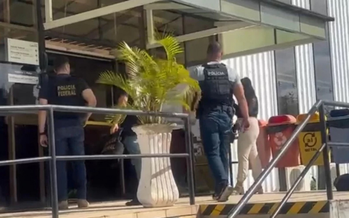 Investigação teve início após coleta de informações na internet