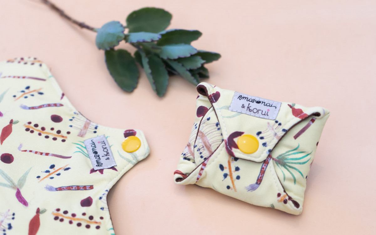 Coletivo busca trazer dignidade menstrual para mulheres indígenas através da produção de absorventes de pano

