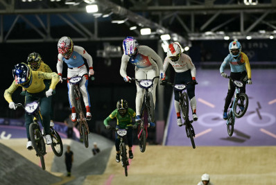 Paola Reis sofre queda na repescagem e é eliminada do Ciclismo BMX Racing 