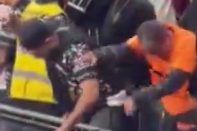 Torcedores do Corinthians debocham de gremistas por enchentes no RS