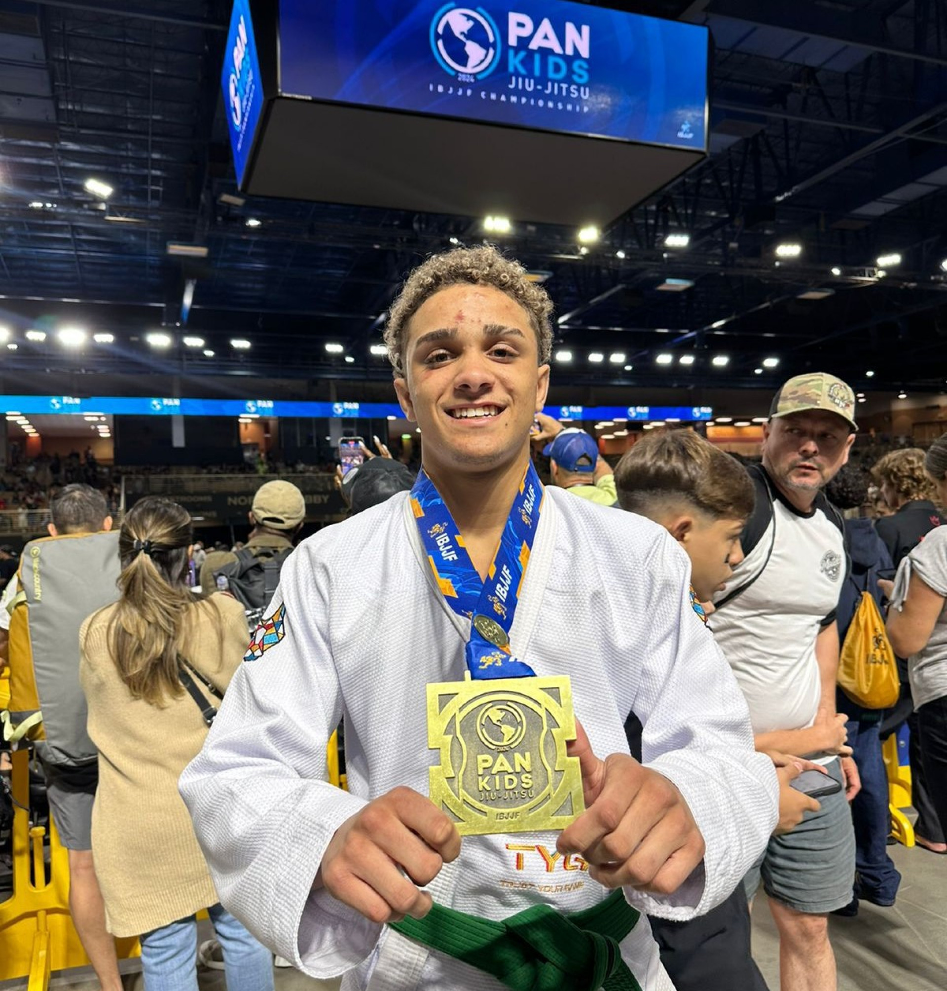 Feliz com mais uma medalha, Cebolinha continua nos Estados Unidos treinando, de olho em novas competições