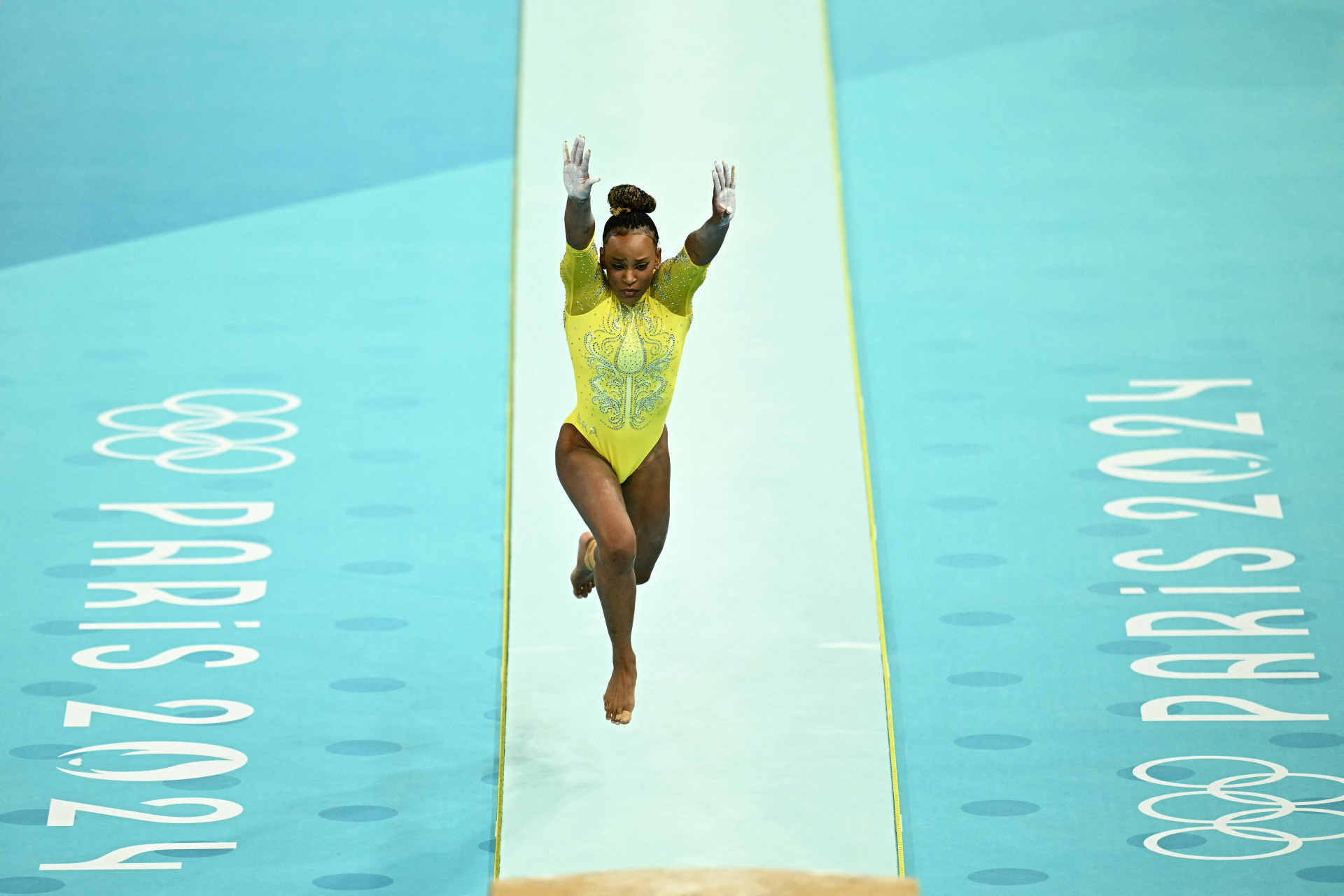 Rebeca Andrade em ação na Olimpíada de Paris - Gabriel Bouys / AFP