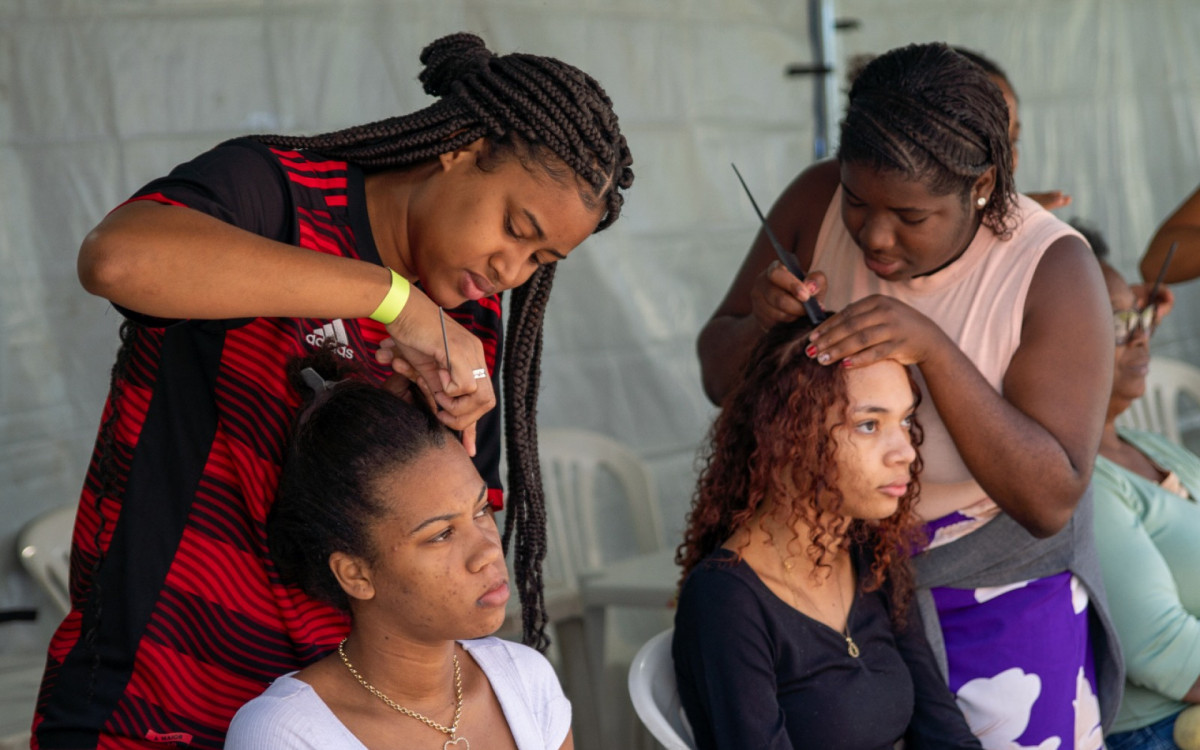 A&ccedil;&atilde;o social em Mag&eacute; realiza milhares de atendimentos gratuitos - Divulga&ccedil;&atilde;o