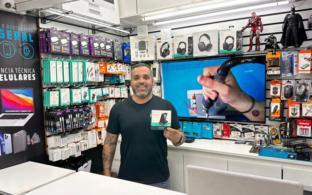 M&aacute;rcio Genu&iacute;no Santos, dono da MG Cell, acredita em procura maior - Divulga&ccedil;&atilde;o