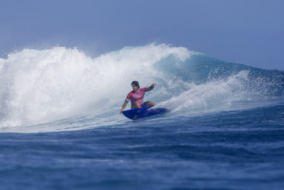Direção aciona 'código vermelho' e decisão do surfe é adiada por falta de condições do mar
