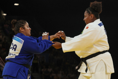 Beatriz Souza conquista vitória relâmpago e avança às quartas de final do judô