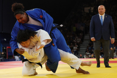 Beatriz Souza vence sul-coreana e vai à semifinal do judô