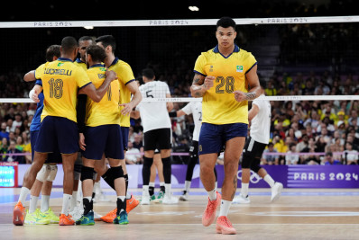 Brasil arrasa Egito e se classifica para as quartas de final no vôlei masculino