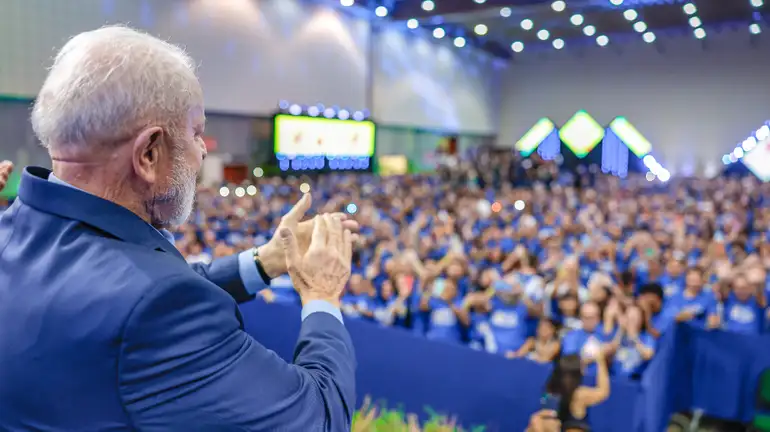 Sem citar Musk, Lula volta a provocá-lo: Em vez de ajudar, está fazendo foguete. Babaca