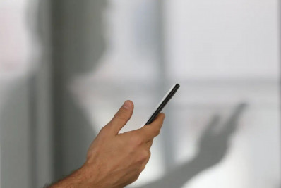 Homem é preso após divulgar imagens íntimas de vítima que vendeu o celular para ele