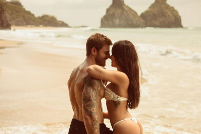 Juliette posa em clima de romance com namorado em Fernando de Noronha 