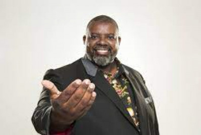 Shows gratuitos de Péricles e Ana Carolina no Caminho Niemeyer