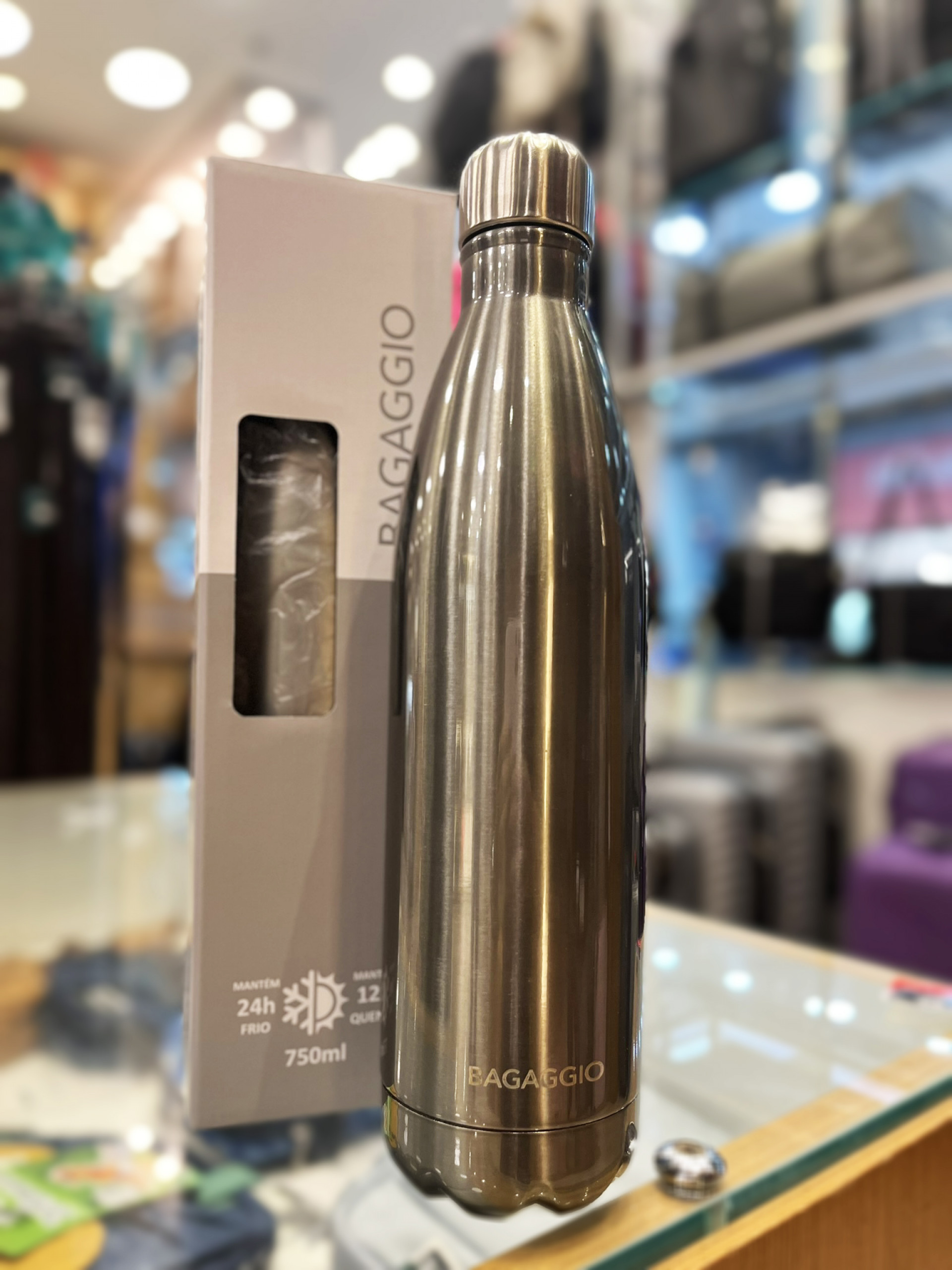 Garrafa térmica Bagaggio - de R$139,90 POR R$99,90 - Divulgação