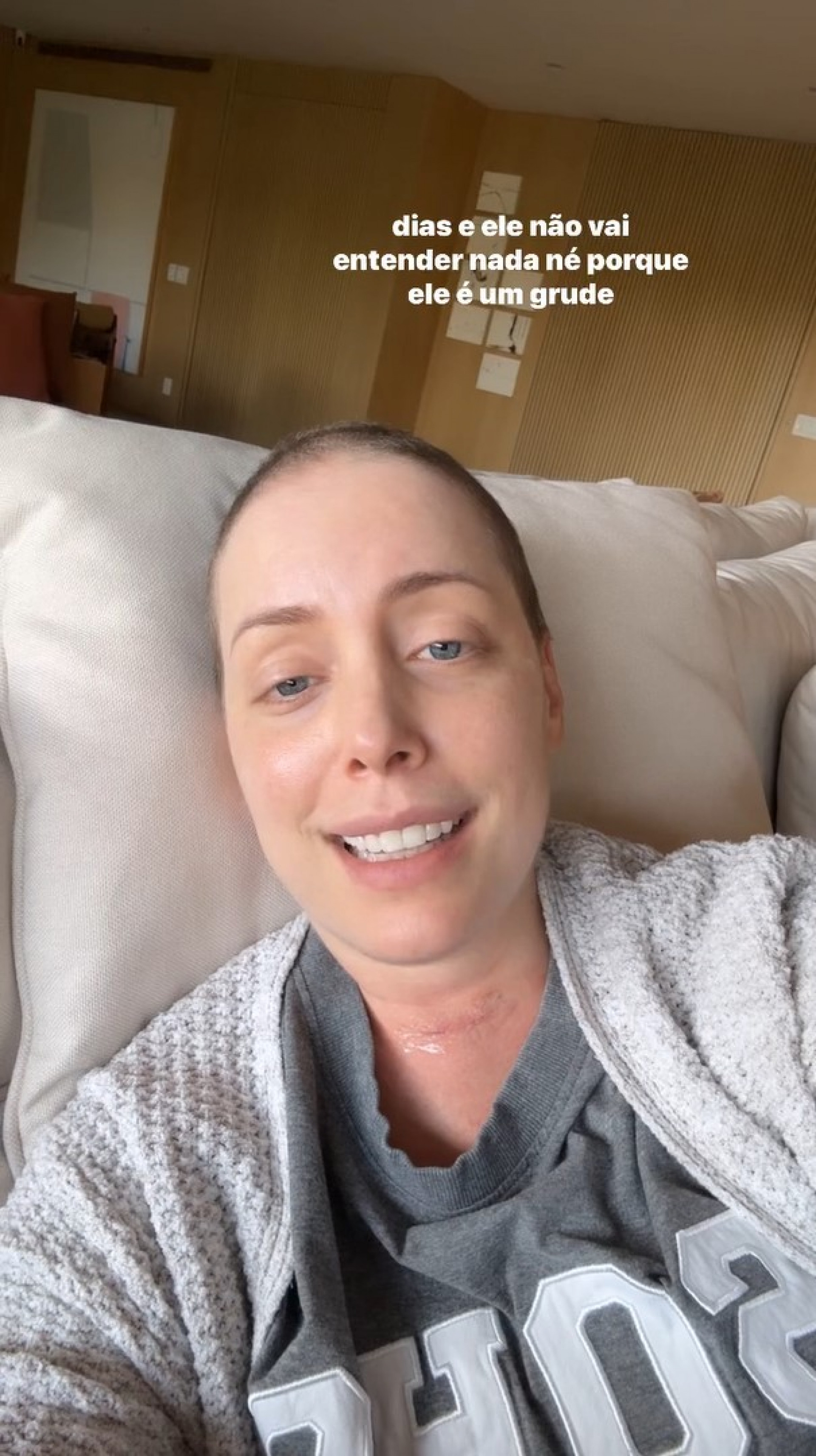 Fabiana Justus mostra como ficou a cicatriz no pescoço  - Reprodução / Instagram