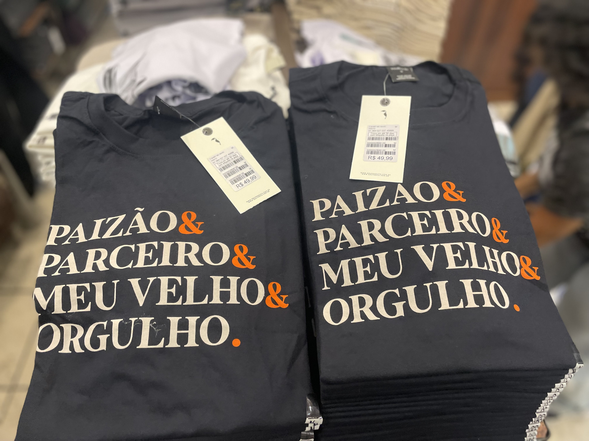 Camisa de Dias dos Pais na South do Ilha Plaza por R$ 49 - Paulo Sergio Costa / Agência O Dia