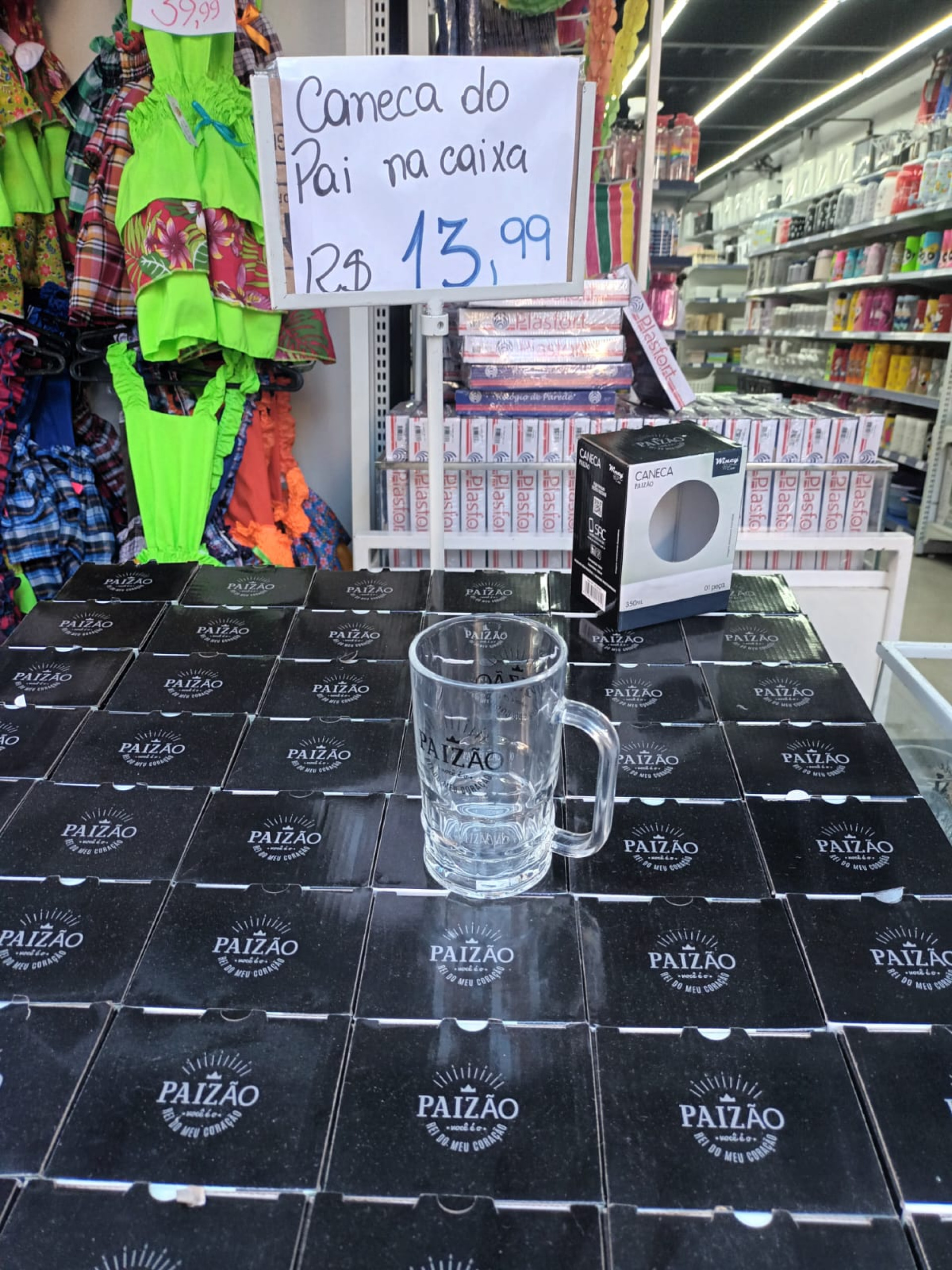 Canecas de chopp na Loja Simões, no SAARA - Divulgação