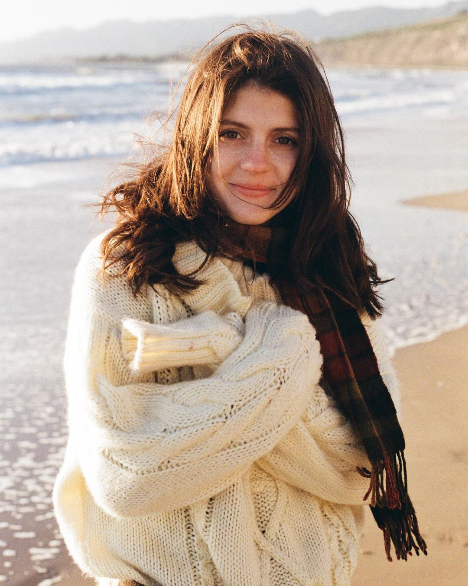 Emily Barder e Tom Blyth serão Alex Nilsen e Poppy Wright em adaptação de livro de Emily Henry - Reprodução / Instagram