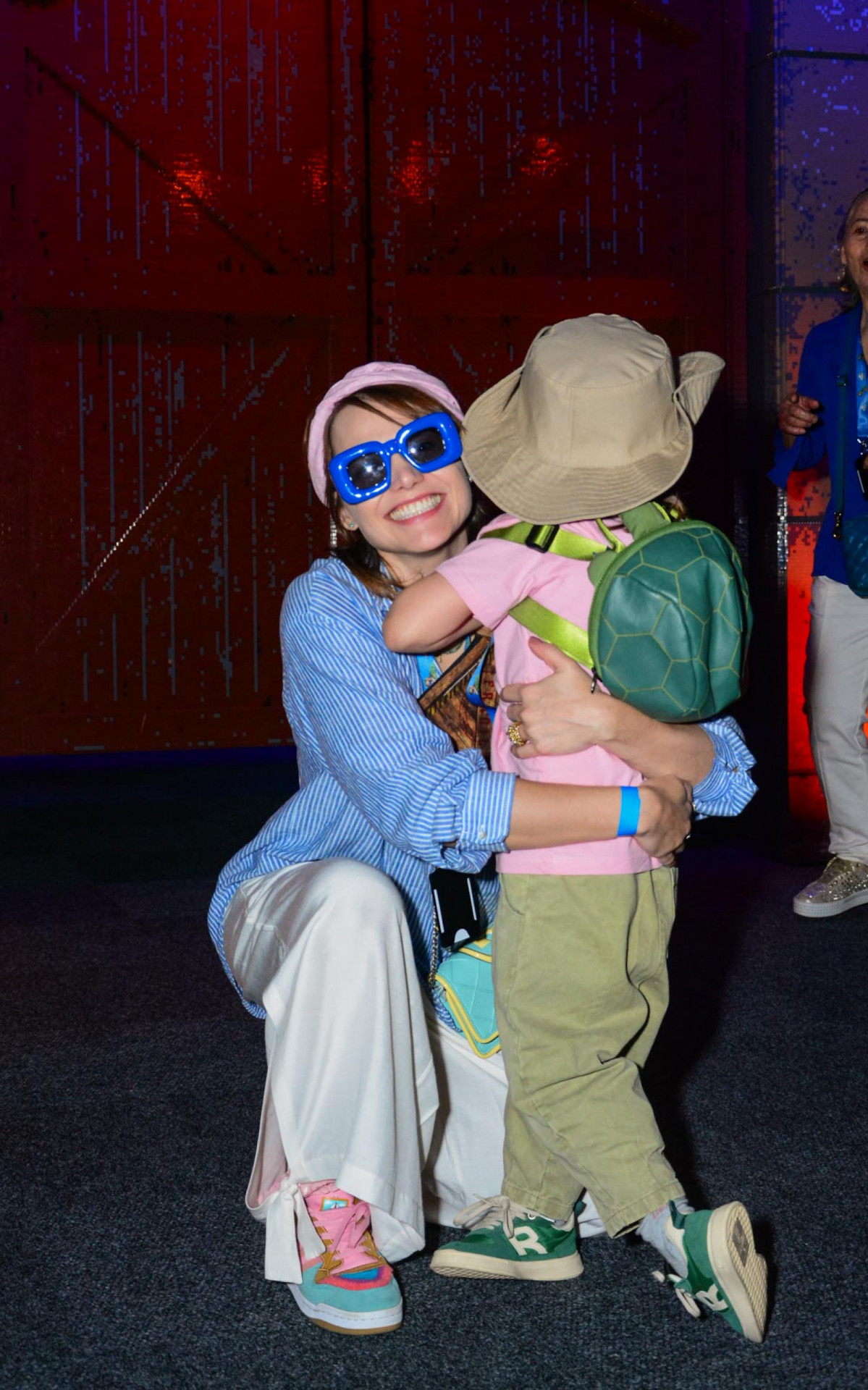 Letícia Colin com o filho, Uri,