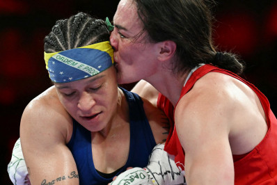Boxeadora irlandesa algoz de Bia Ferreira anuncia aposentadoria após bi olímpico
