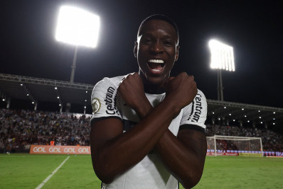 Luiz Henrique vibra com boa atuação em vitória do Botafogo: 'Não pode parar'