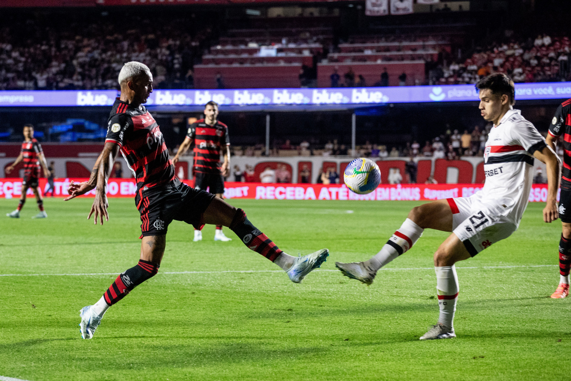 São Paulo e Flamengo mediram forças no Morumbi - Rodilei Morais/FotoArena/Estadão Conteúdo