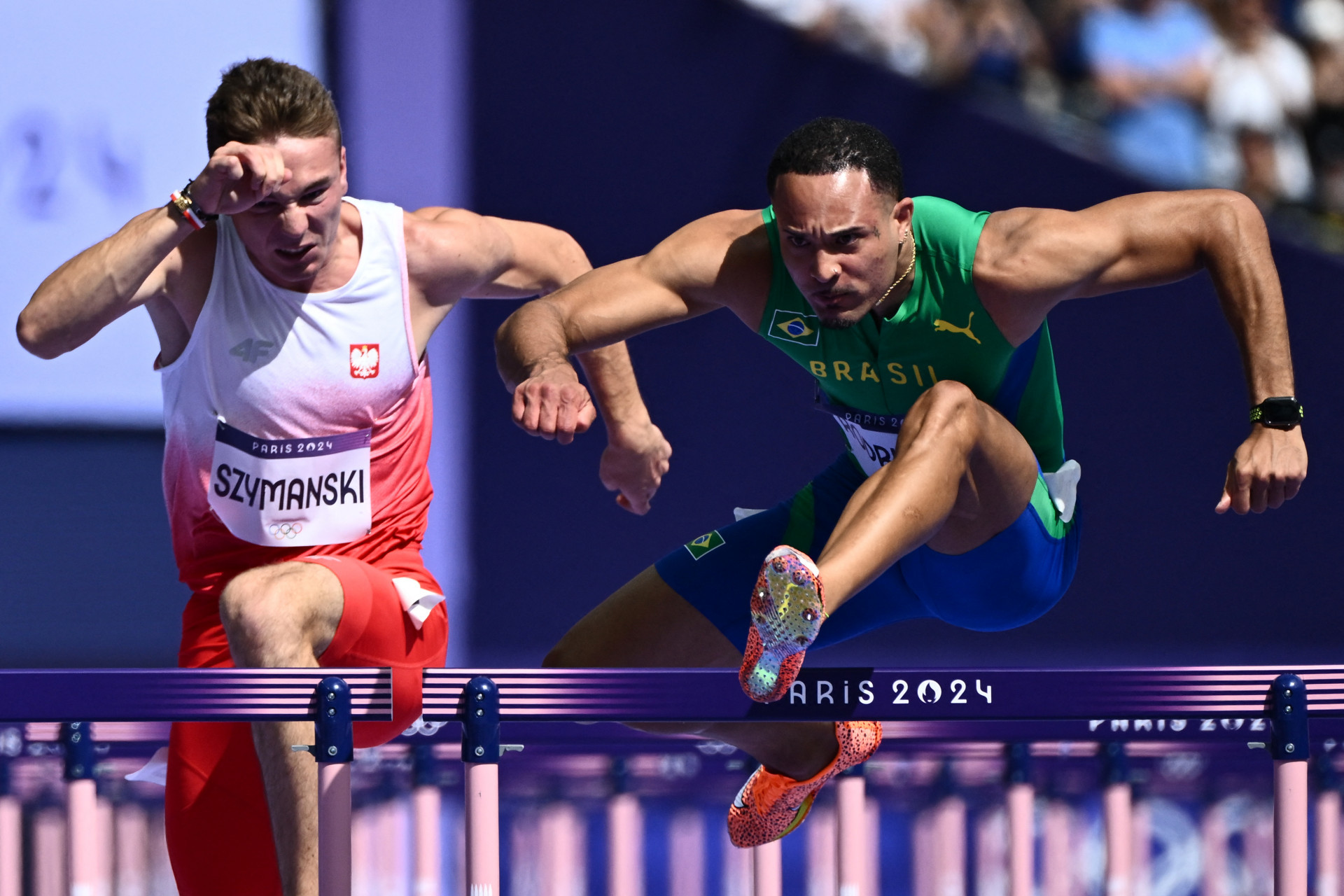 Eduardo de Deus e Rafael Pereira est&atilde;o fora da final dos 110m com barreiras - Jewel Samad / AFP