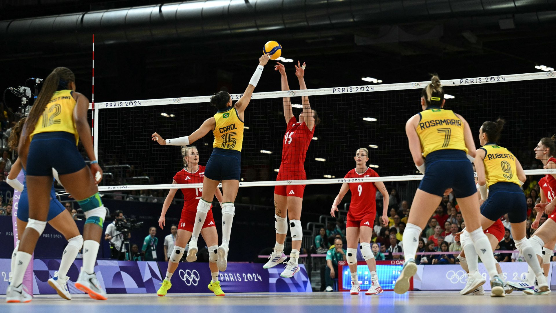 Lance do jogo entre Brasil e Polônia - Natalia Kolesnikova / AFP