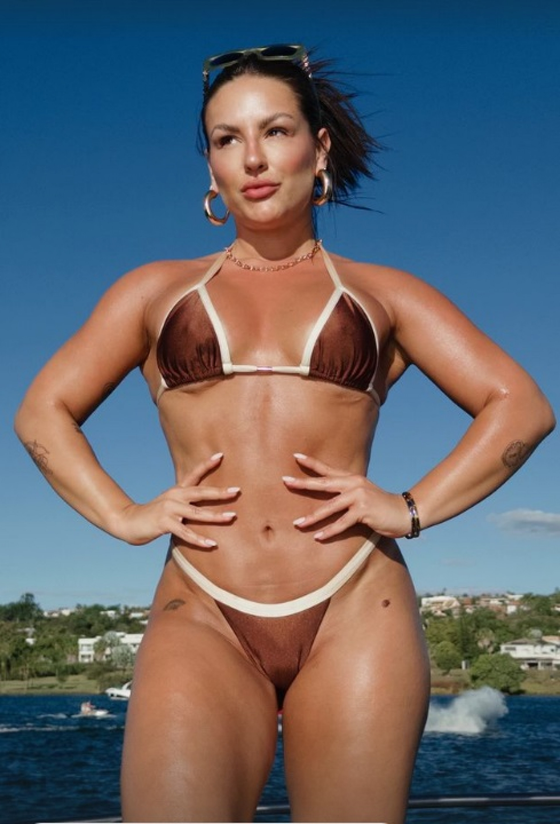 Kéfera esbanja boa forma em dia de praia - Reprodução do Instagram