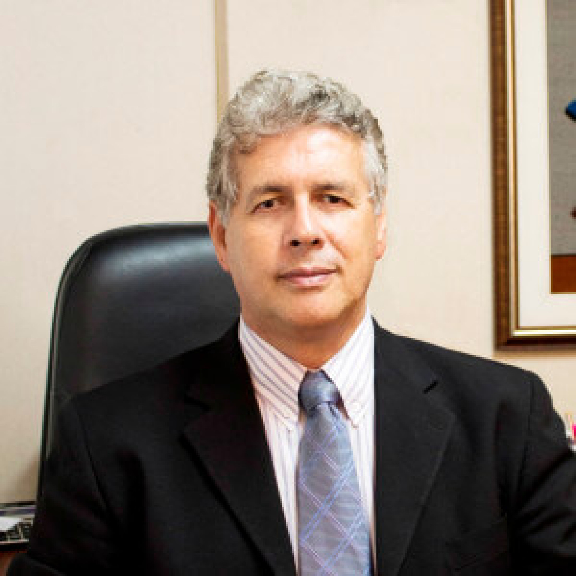 Mário Avelino - Cuidadora de fim de semana: precisa assinar carteira?