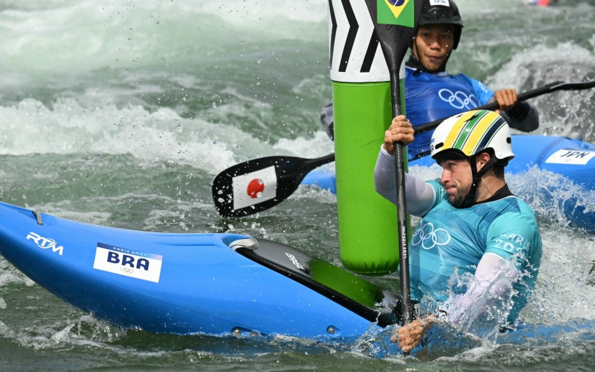 Pepê Gonçalves terminou em segundo lugar na bateria da fase classificatória do caiaque extremo, mas recebeu uma punição que o fez cair para terceiro. Assim, foi eliminado e se despediu da Olimpíada. - Bertrand Guay / AFP