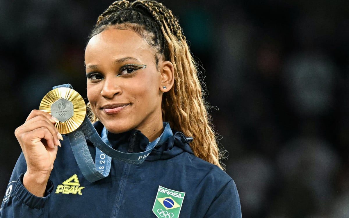 Rebeca Andrade faturou medalha de ouro no solo - AFP