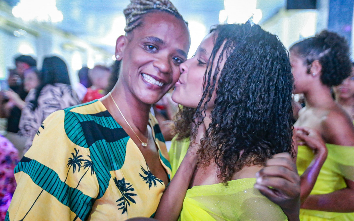 Mãe de Maria Clara, Fernanda Cristina destacou que a filha sonhava com a festa e um vestido de baile