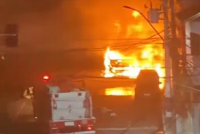 Carros incendiados complicam trânsito em Macaé