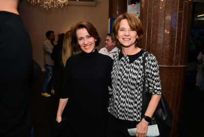 Famosos marcam presença em pré-estreia VIP de musical em São Paulo