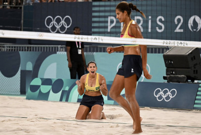 Ana Patrícia e Duda vencem dupla japonesa e avançam no vôlei de praia em Paris