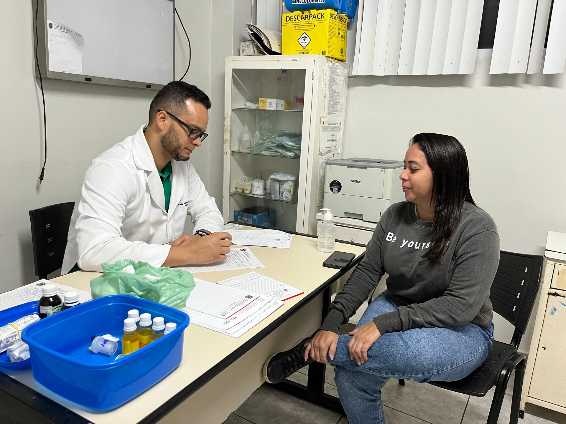 Profissionais de sa&uacute;de de Quissam&atilde; durante a campanha de conscientiza&ccedil;&atilde;o sobre hansen&iacute;ase e tuberculose, realizada no Centro de Especialidades - Foto: Divulga&ccedil;&atilde;o