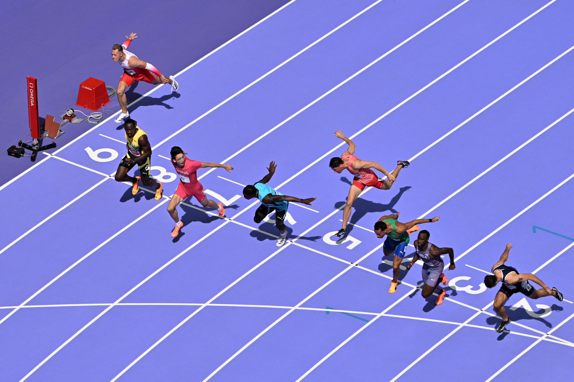 Rafael Pereira conseguiu vencer a prova da repescagem e avançou para a semifinal dos 110m com barreiras - AFP