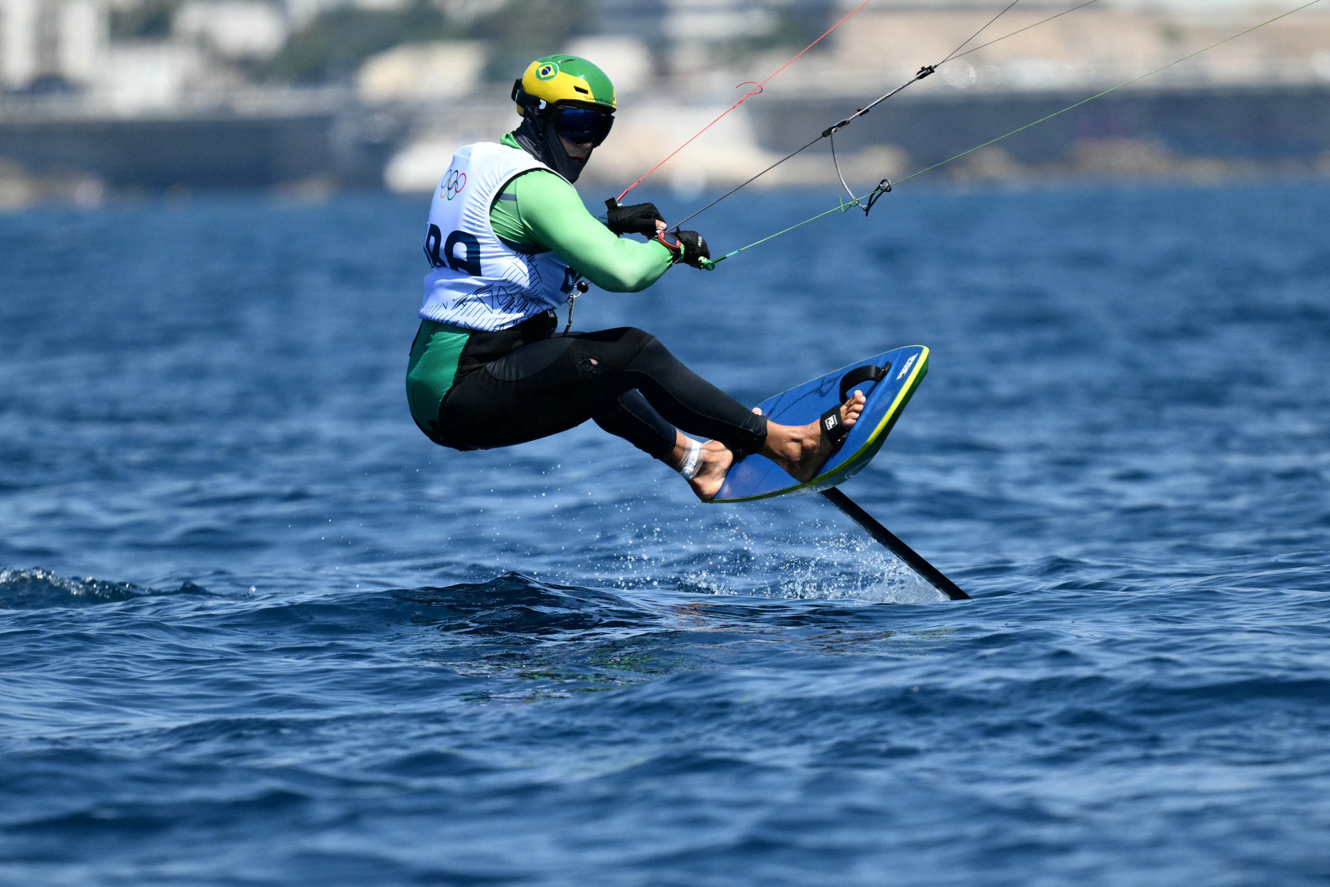 Bruno Lobo está em sétimo no kitesurfe após nova regata - Christophe Simon / AFP